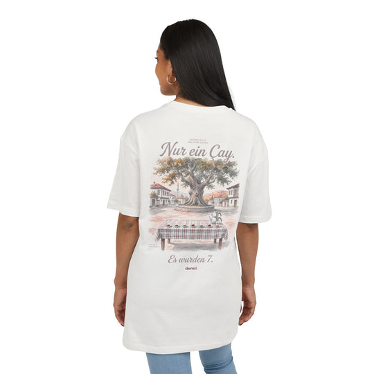 demli – Nur ein Çay. (Just one çay.) · Oversized Tee
