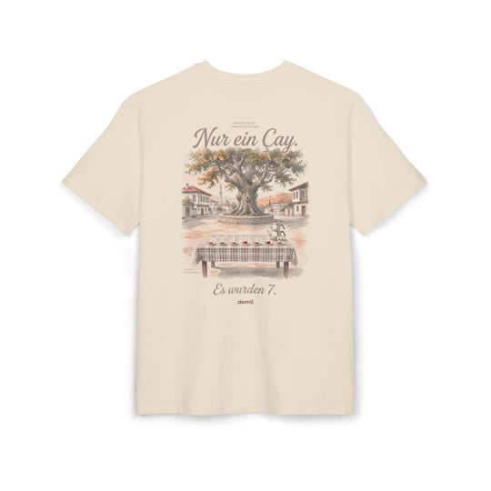 demli – Nur ein Çay. (Just one çay.) · Oversized Tee